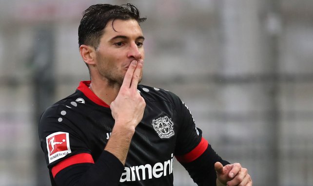 Lucas Alario celebra un gol con el Bayer Leverkusen