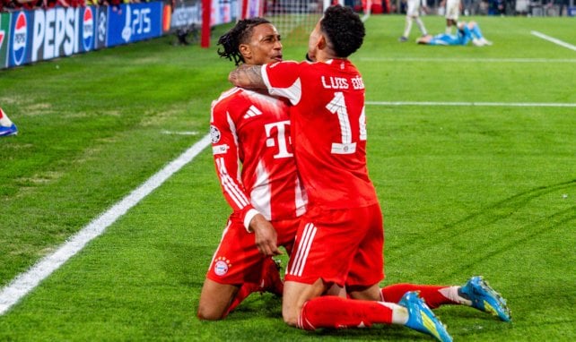 Postura firme por Michael Olise