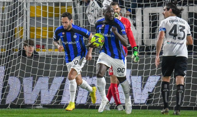 Romelu Lukaku marca con el Inter de Milán