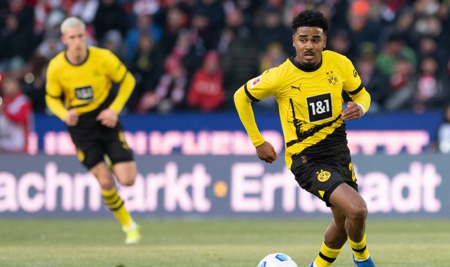 Ian Maatsen con el Borussia Dortmund