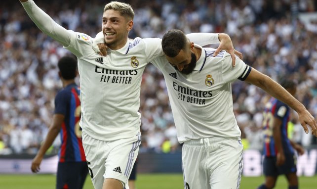 Fede Valverde y Karim Benzema celebran un gol del Real Madrid