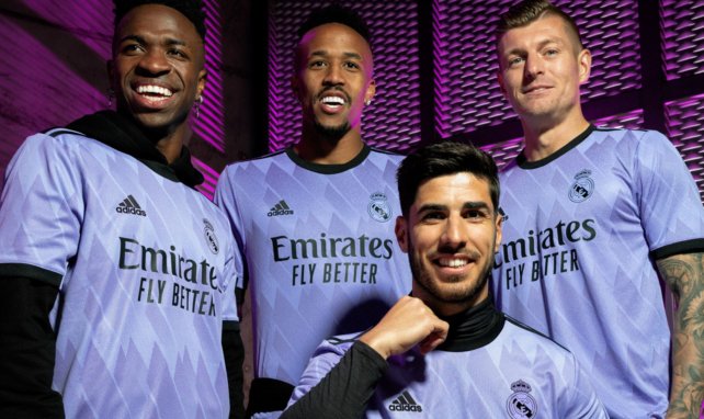 La camiseta visitante del Real Madrid 2022-2023