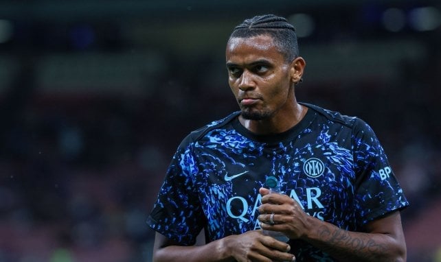 Manuel Akanji con el Inter de Milán