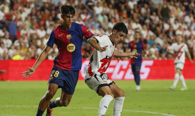 Marc Bernal en un partido del FC Barcelona