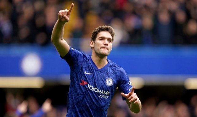 Marcos Alonso marcó dos goles ayer