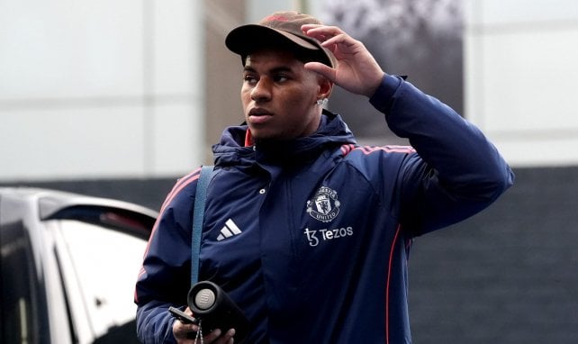 Marcus Rashford viaja con el Manchester United