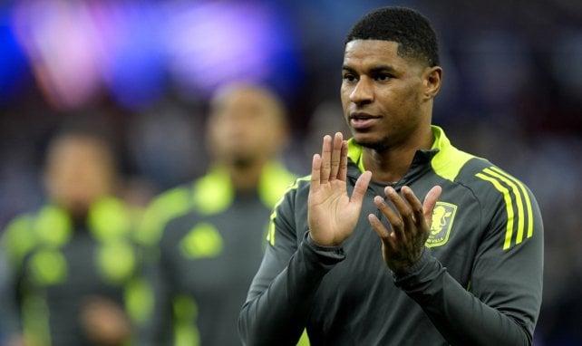 Marcus Rashford con el Aston Villa