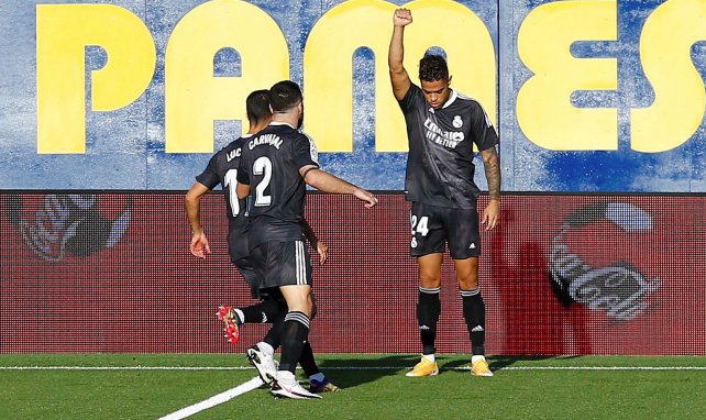 Mariano celebra un gol con el Real Madrid