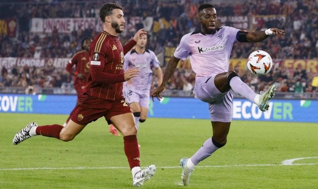 Mario Hermoso, junto a Iñaki Williams