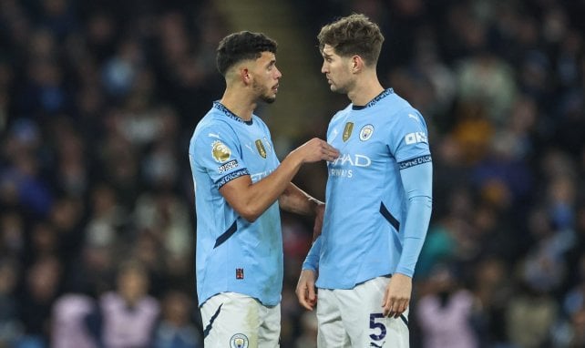 Pep Guardiola alude al futuro de John Stones y Vitor Reis
