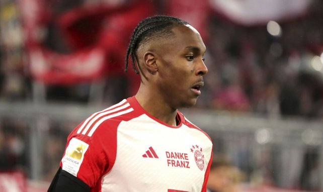 Mathys Tel con el Bayern Múnich