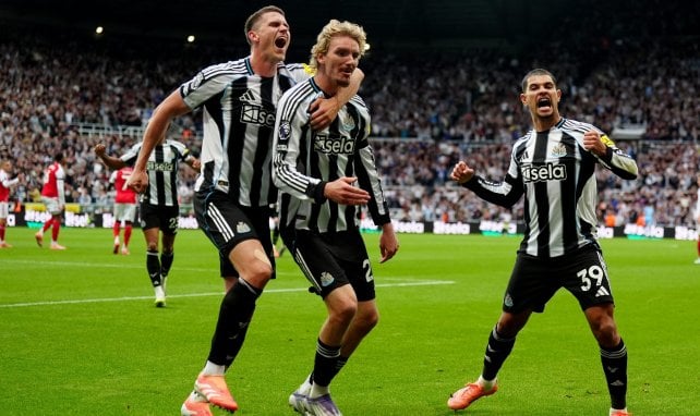Nick Woltemade con el Newcastle United