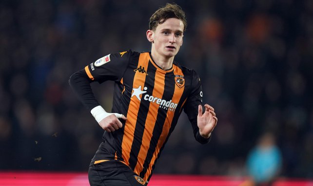 Tyler Morton con el Hull City.