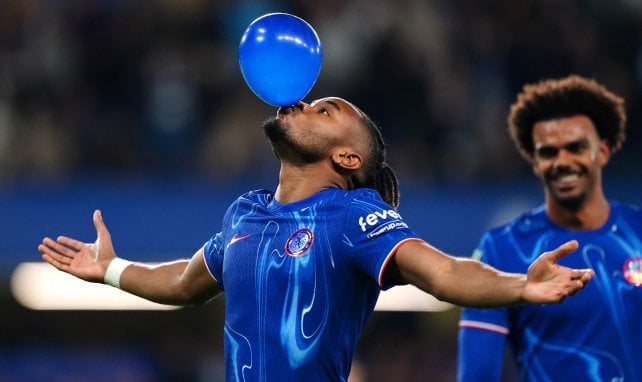 Christopher Nkunku celebra un gol del Chelsea