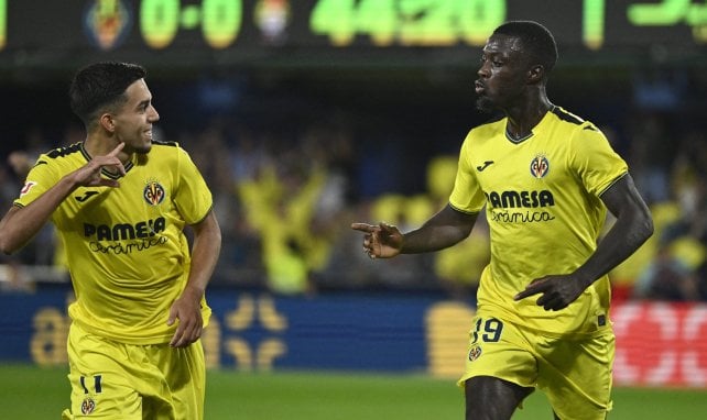 Nicolas Pépé celebra con el Villarreal