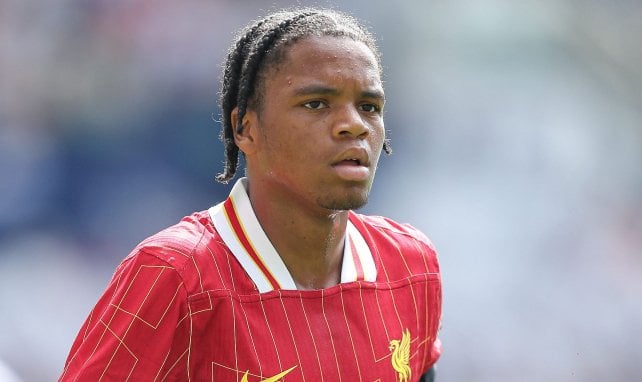 Rio Ngumoha con el Liverpool.