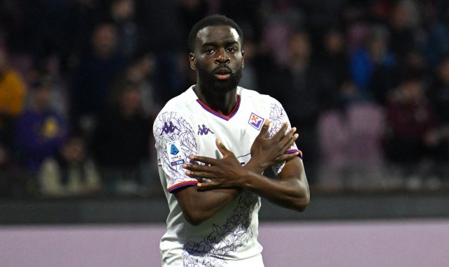 Jonathan Ikoné con la Fiorentina