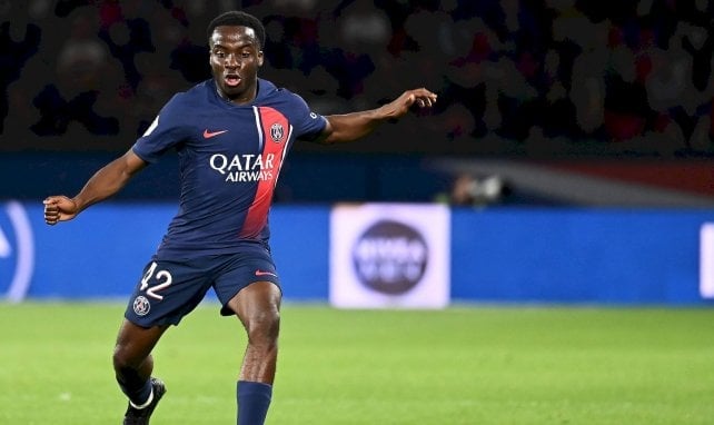 Yoram Zague con el PSG