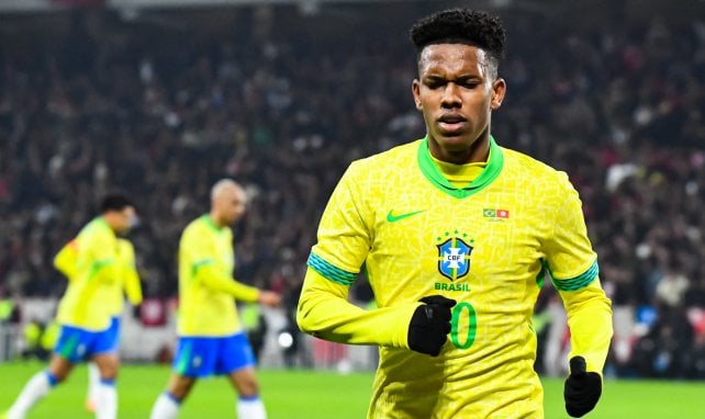 Estêvão, preocupado por su futuro