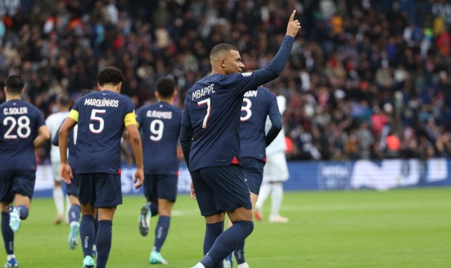 Kylian Mbappé festeja con el Paris Saint-Germain