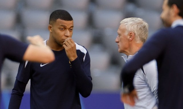 Didier Deschamps y Kylian Mbappé