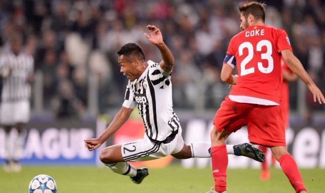 Alex Sandro disputa su primera temporada en la Juventus