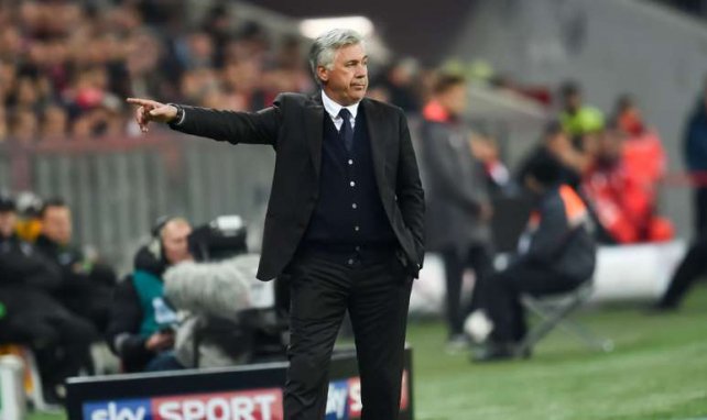 Carlo Ancelotti busca un nuevo lateral diestro