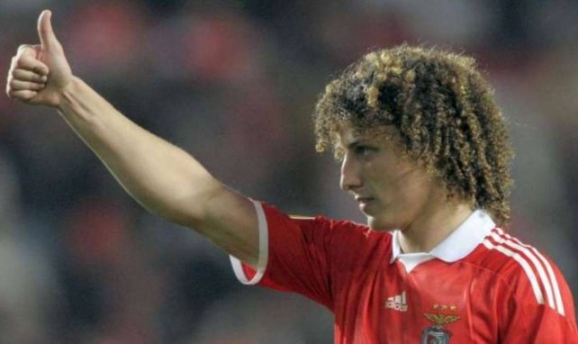 David Luiz es uno de los zagueros más cotizados del momento