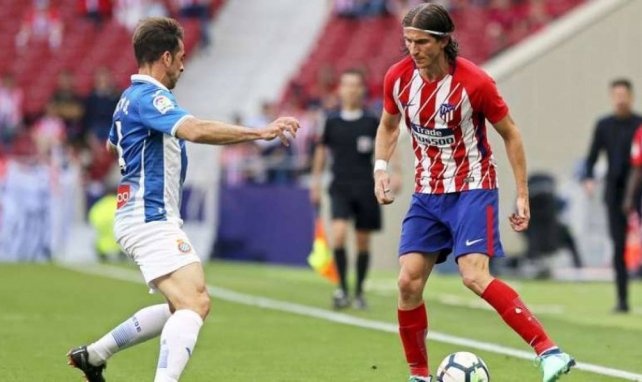 El Atlético de Madrid pone una condición a la salida de Filipe Luis... y baraja alternativas