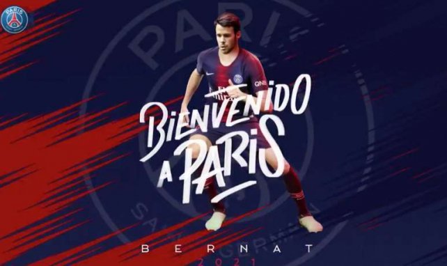 Juan Bernat llegaba ayer al PSG