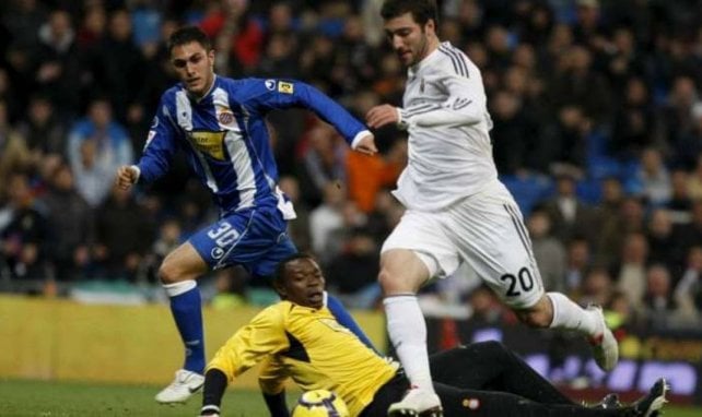 Los grandes de Italia siguen tentando a Víctor Ruiz