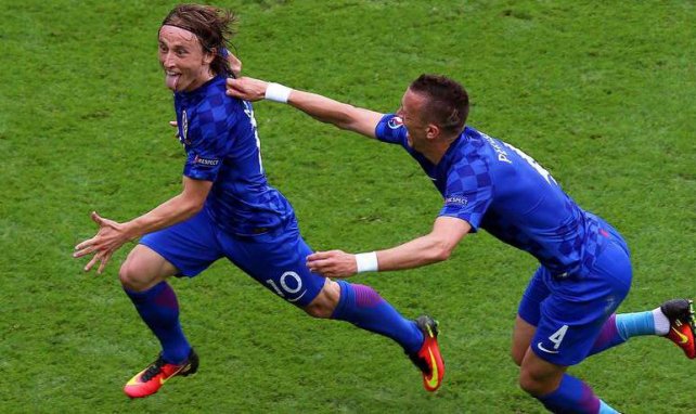 Luka Modric e Ivan Perisic marcaron las diferencias