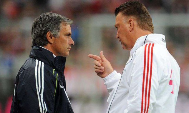 Van Gaal y José Mourinho podrían coincidir en el Manchester United