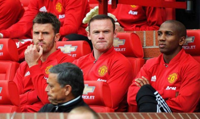 Wayne Rooney se quedó en el banquillo en el último partido del United