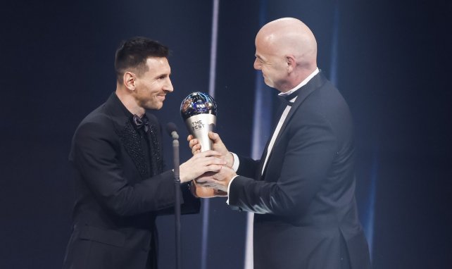 Lionel Messi recibe el galardón al Mejor Jugador del Año 2022