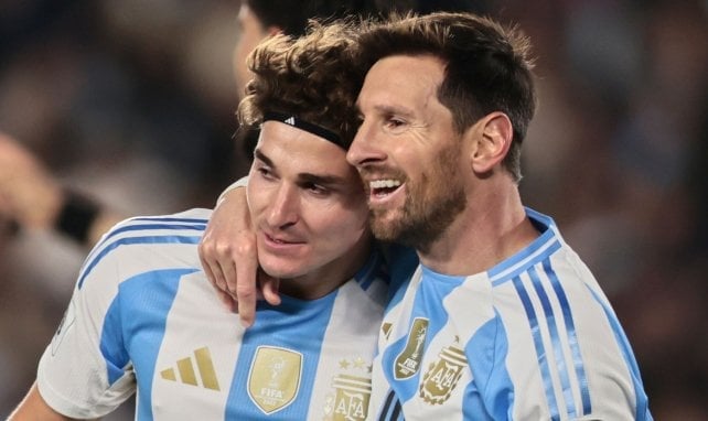 Lionel Messi y Julián Álvarez