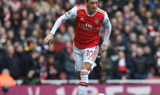 Mesut Özil acaba contrato en 2021