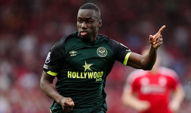 Michael Kayode causa furor