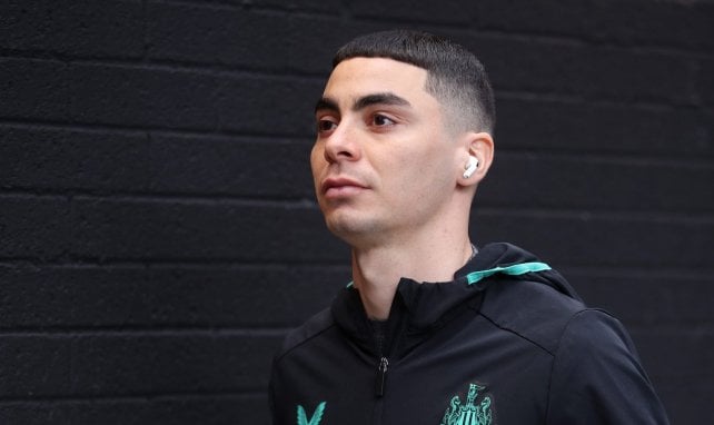 Miguel Almirón con el Newcastle