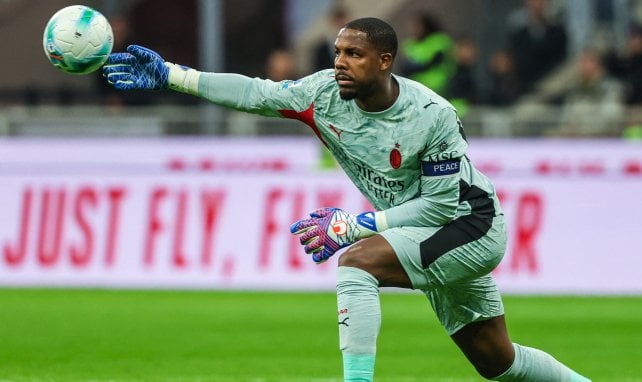 Se reactiva la pelea por Mike Maignan