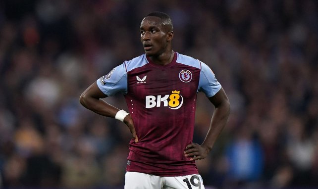 Moussa Diaby con el Aston Villa