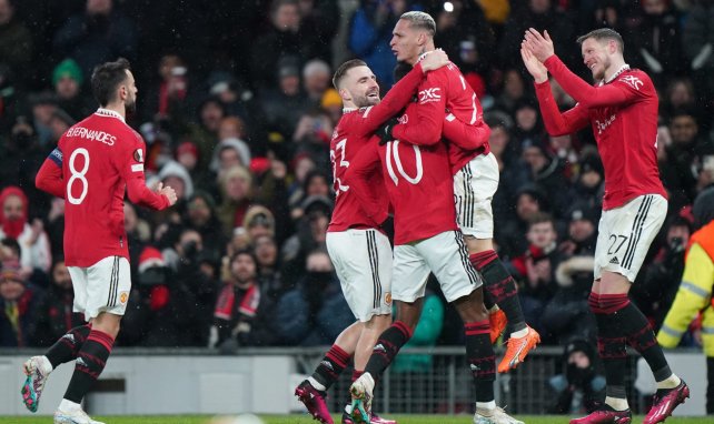 Los jugadores del Manchester United celebran un gol