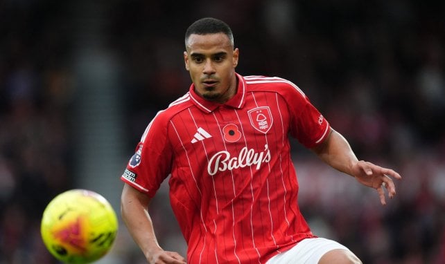 Mantienen al FC Barcelona en la puja por un zaguero brasileño