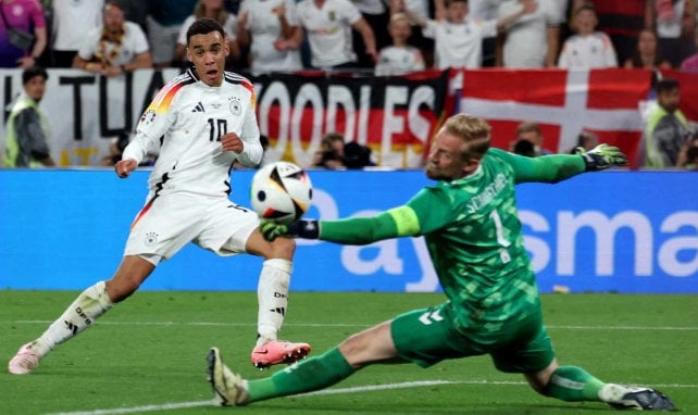 Jamal Musiala jugando para Alemania