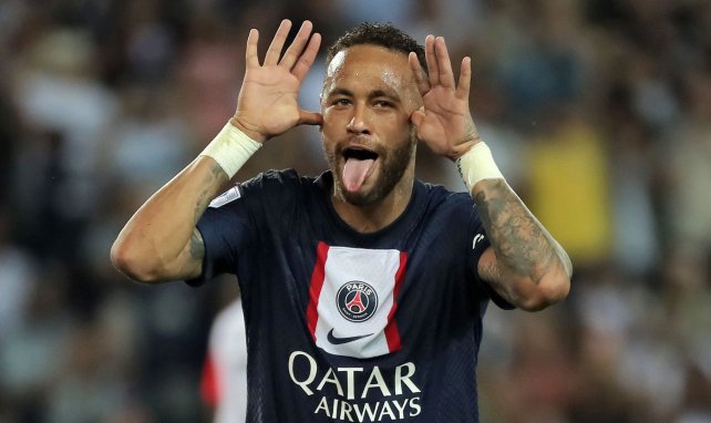 Neymar festeja una diana con los colores del Paris Saint-Germain