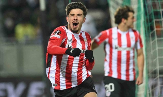 Nico Serrano con el Athletic Club