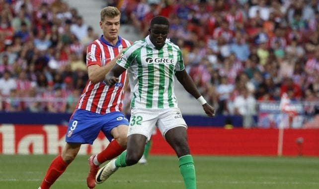 Nobel Mendy con el Real Betis.