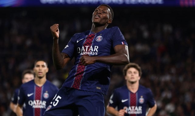 Nuno Mendes con el PSG