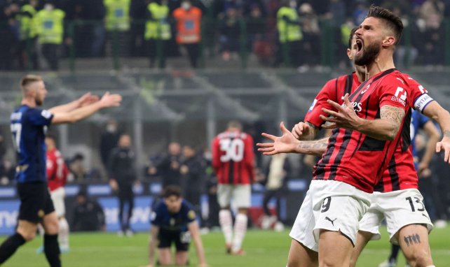 Olivier Giroud celebra un gol contra el Inter de Milán