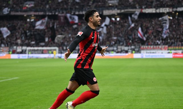 Omar Marmoush celebra un gol